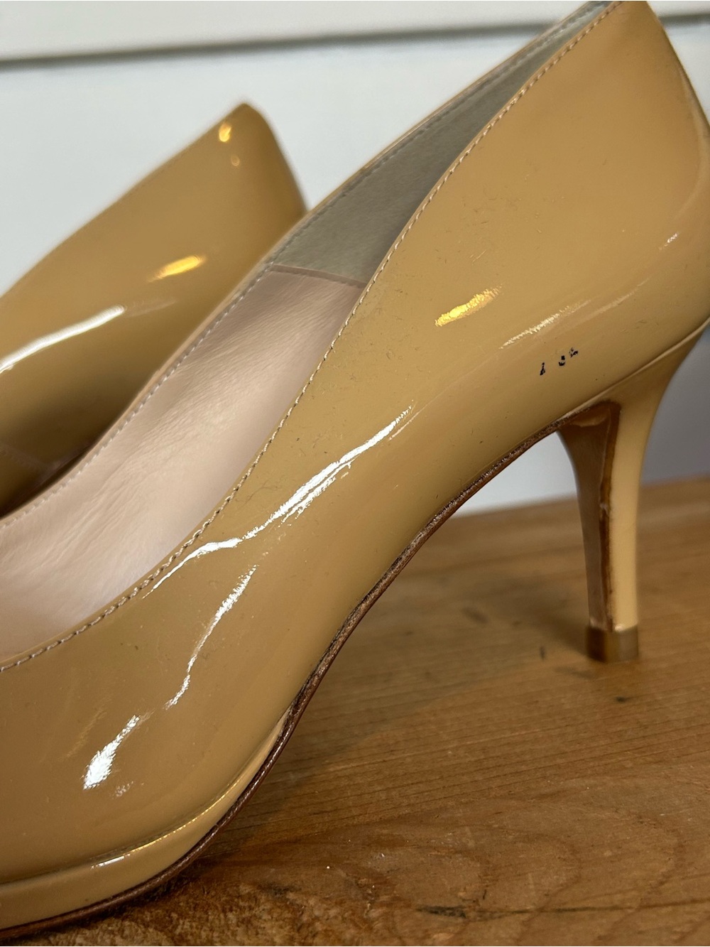L.K. Bennett Camel Patent Leather Sledge Pumps 40.5 (9.5) - Picture 4 of 7